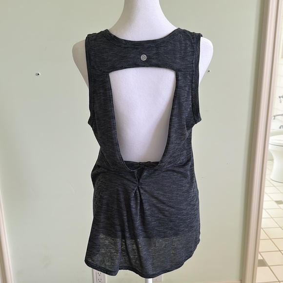 Zella Lean Routine Cut Out Back Workout Scoop Neck Burnout Tank Black Sz Medium - Picture 8 of 9